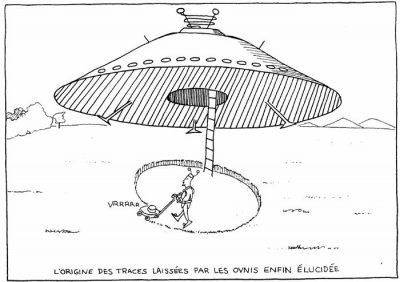 Sous une soucoupe posée dans un champ, un petit extraterrestre passe la tondeuse (« Vrrrrr ») en traçant un cercle. L’origine des traces laissées par les ovnis enfin élucidée.