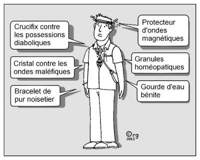 Un homme équipé contre tout : crucifix contre les possessions diaboliques, cristal contre les ondes maléfiques, bracelet de pur noisetier, protecteur d’ondes magnétiques, granules homéopathiques et gourde d’eau bénite.